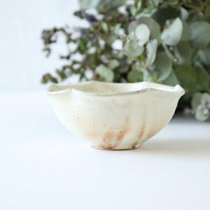 Furutani Seitosho Flower-shaped Small Bowl White-Detail7