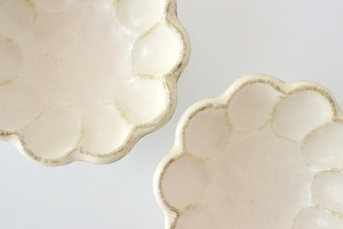 Small Bowl White Chrysanthemum 9cm/3.5in | Kobachi Mino Ware