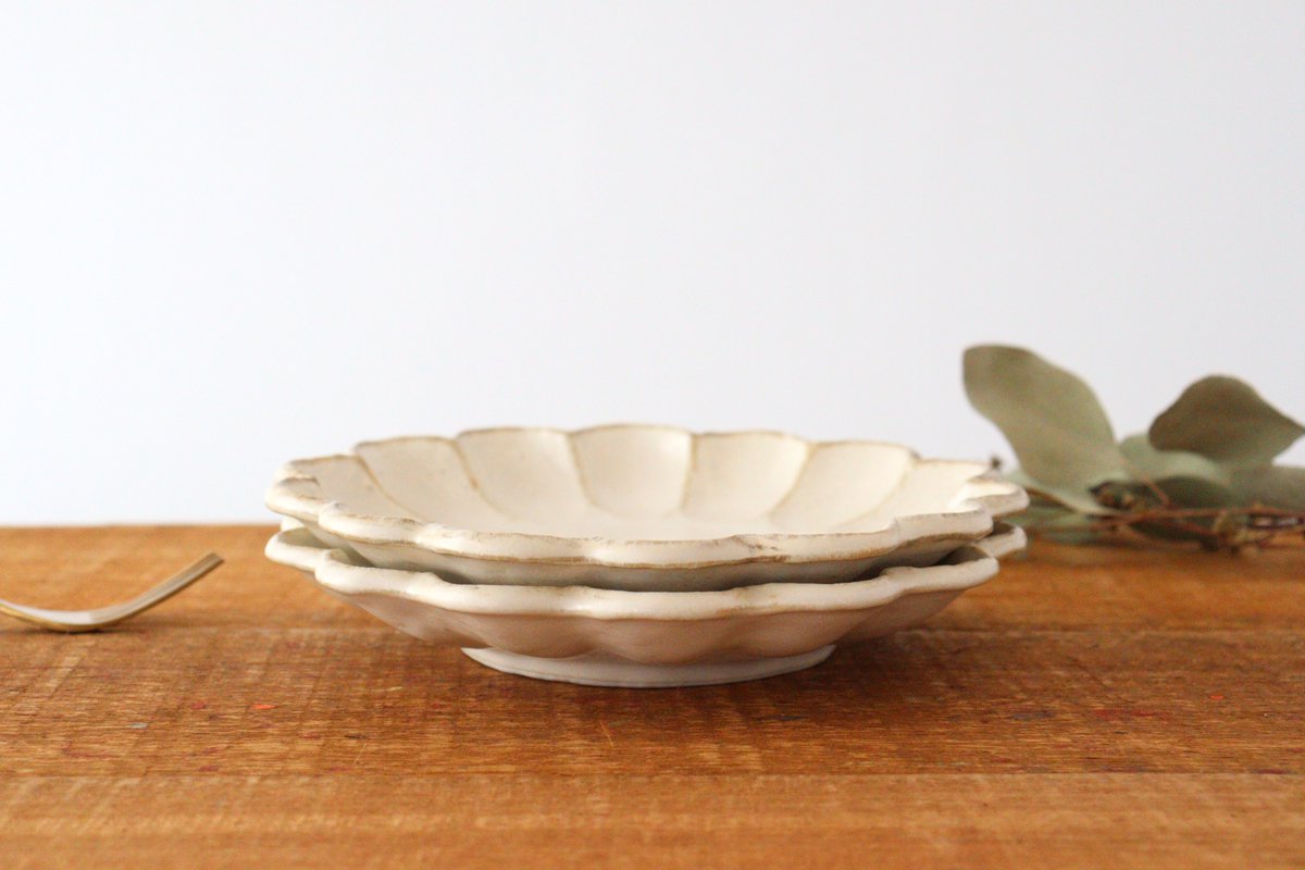 Chrysanthemum Shape Plate White 21cm/8.3in | Mino Ware