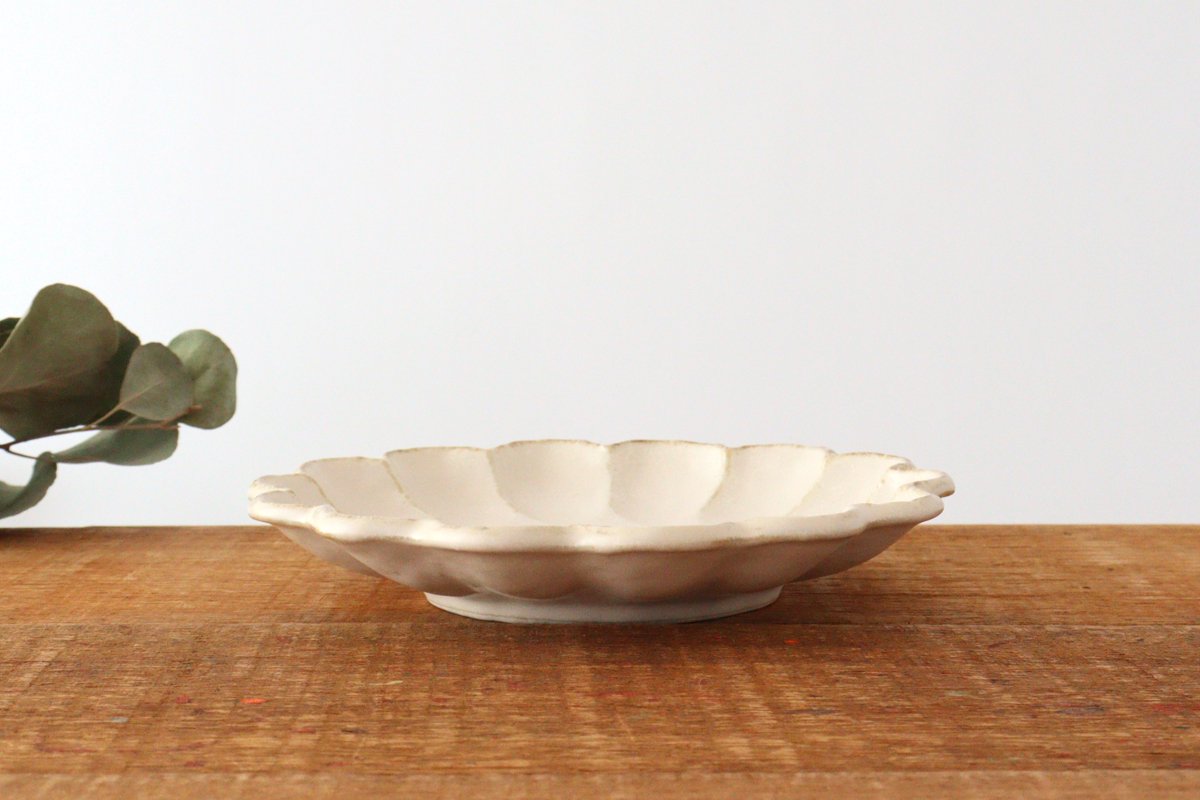 Chrysanthemum Shape Plate White 21cm/8.3in | Mino Ware