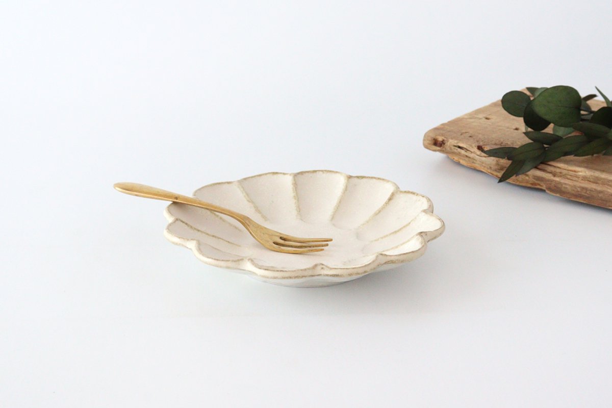 Chrysanthemum-shaped Small Plate White 12cm/4.7in | Mino Ware