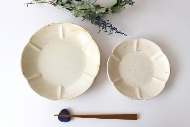 Furutani Seitosho Flower-shaped Plate White Small