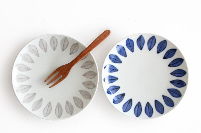 Round Plate Navy Leaves 15cm/5.9in | Hasami Ware