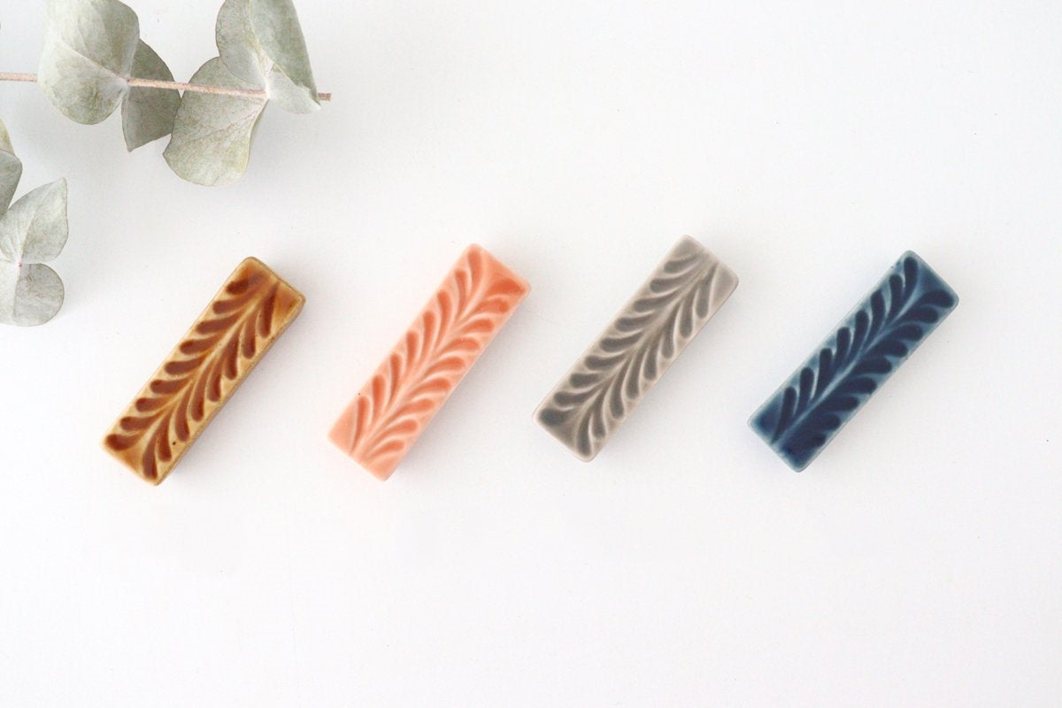 Chopstick Rest Rosemary Sakura | Hashioki Hasami Ware