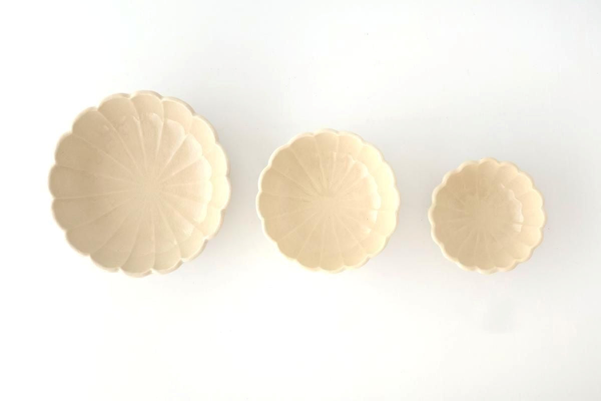 Chrysanthemum-shaped Bowl White 17㎝/6.6in | Seto Ware