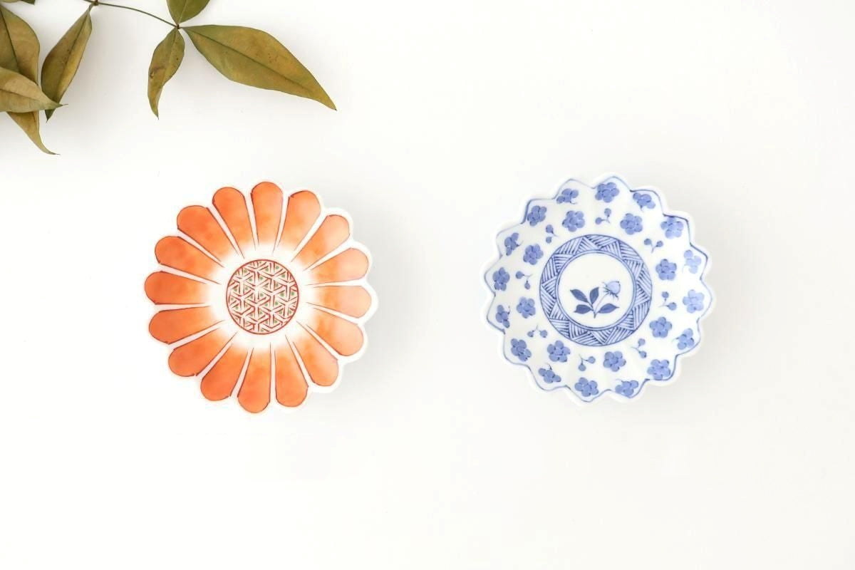 Chrysanthemum-shaped Sauce Plate Red Flower | Arita Ware