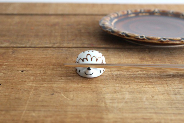Hedgehog Chopstick Rest Brownie | Hashioki Hasami Ware