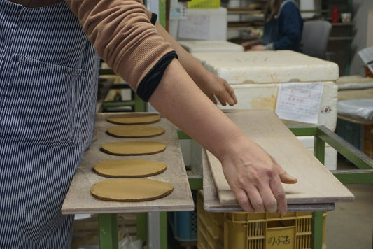 Handmade warmth and attention to detail. A day of healing with Shigaraki ware and cafes [Journey around utensils vol.14]