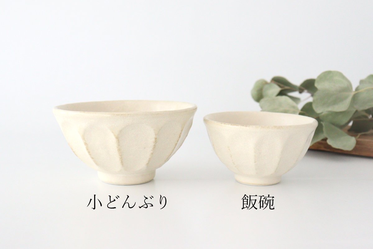 Small bowl porcelain chrysanthemum Mino ware