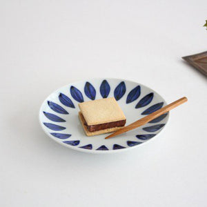 15cm plate navy porcelain daisy Hasami ware