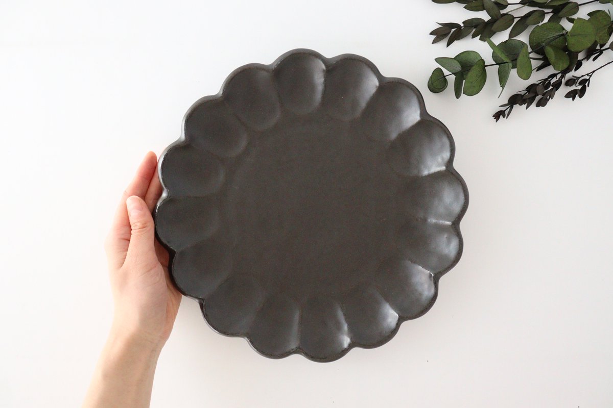 Chrysanthemum Shape Plate Black  24cm/9.4in | Mino Ware