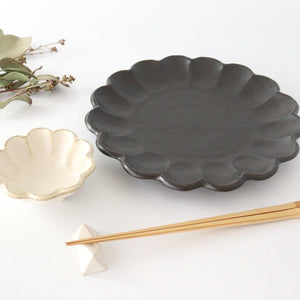 Chrysanthemum Shape Plate Black  24cm/9.4in | Mino Ware