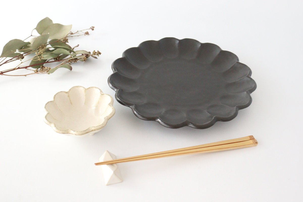 Chrysanthemum Shape Plate Black  24cm/9.4in | Mino Ware