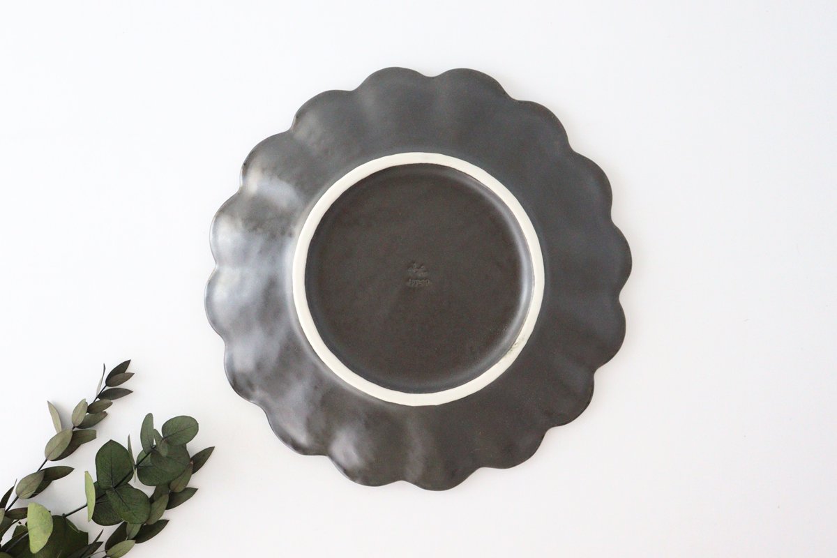 Chrysanthemum Shape Plate Black  24cm/9.4in | Mino Ware