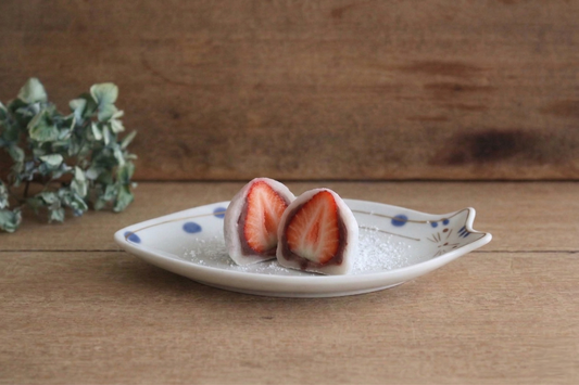 Harekutani Kitten Small Plate Blue | Kutani Ware