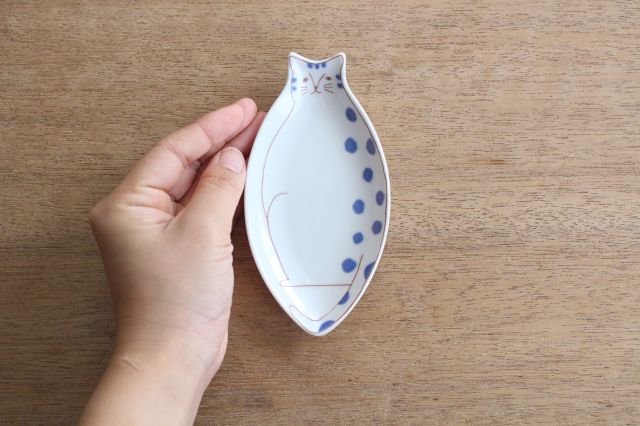 Kitten plate blue porcelain Harektani Kutani ware