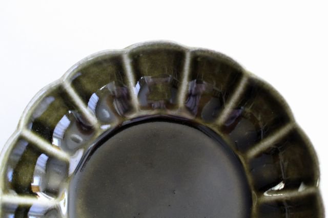 Small chrysanthemum bowl Olive Porcelain Koyo Kiln Arita Ware