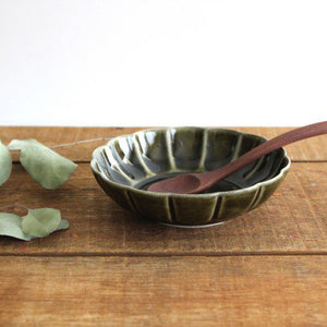 Small chrysanthemum bowl Olive Porcelain Koyo Kiln Arita Ware