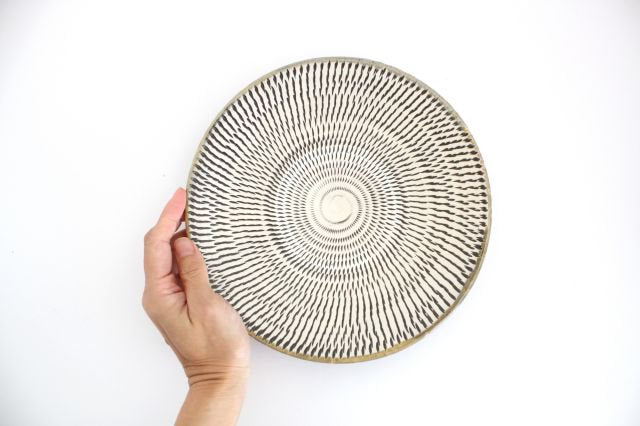 Round Plate Tobikanna 21cm/8.3in | Ontayaki