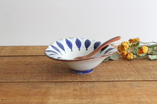 Deformed medium bowl, petal, porcelain, Hasami ware