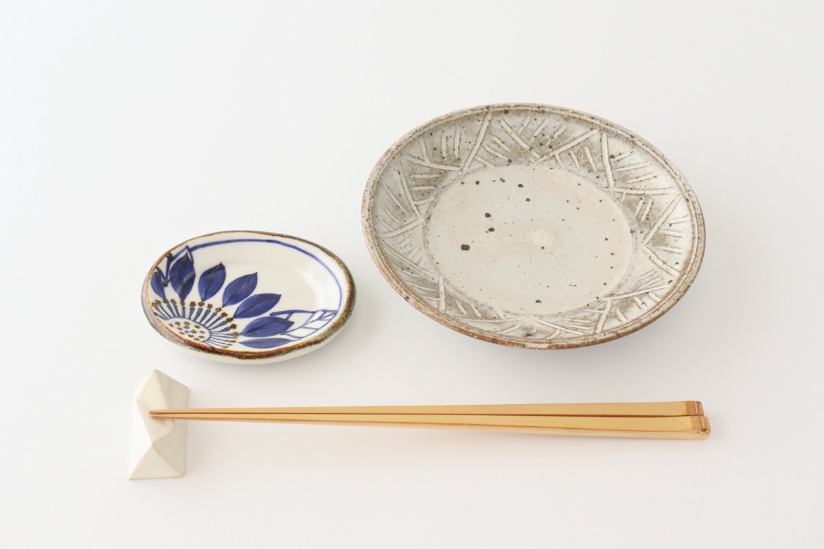 Bean small plate Blume porcelain Hasami ware