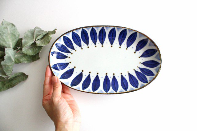 Oval plate petal porcelain Hasami ware