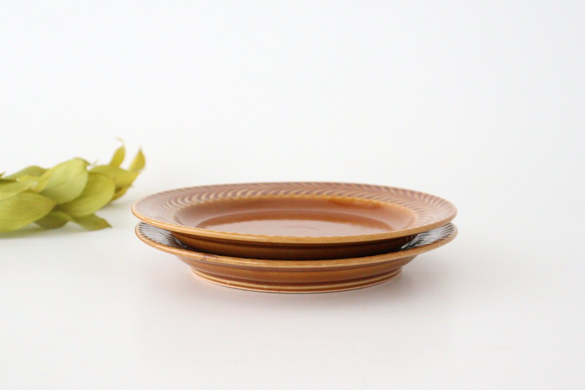 17.5cm plate amber pottery rosemary Hasami ware