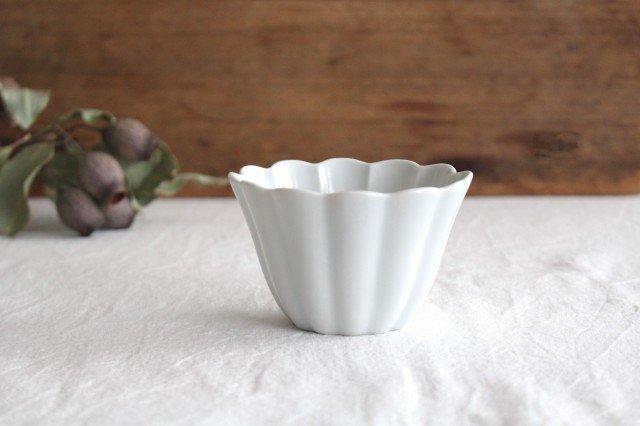 10cm bowl white porcelain Kikuwari Hasami ware