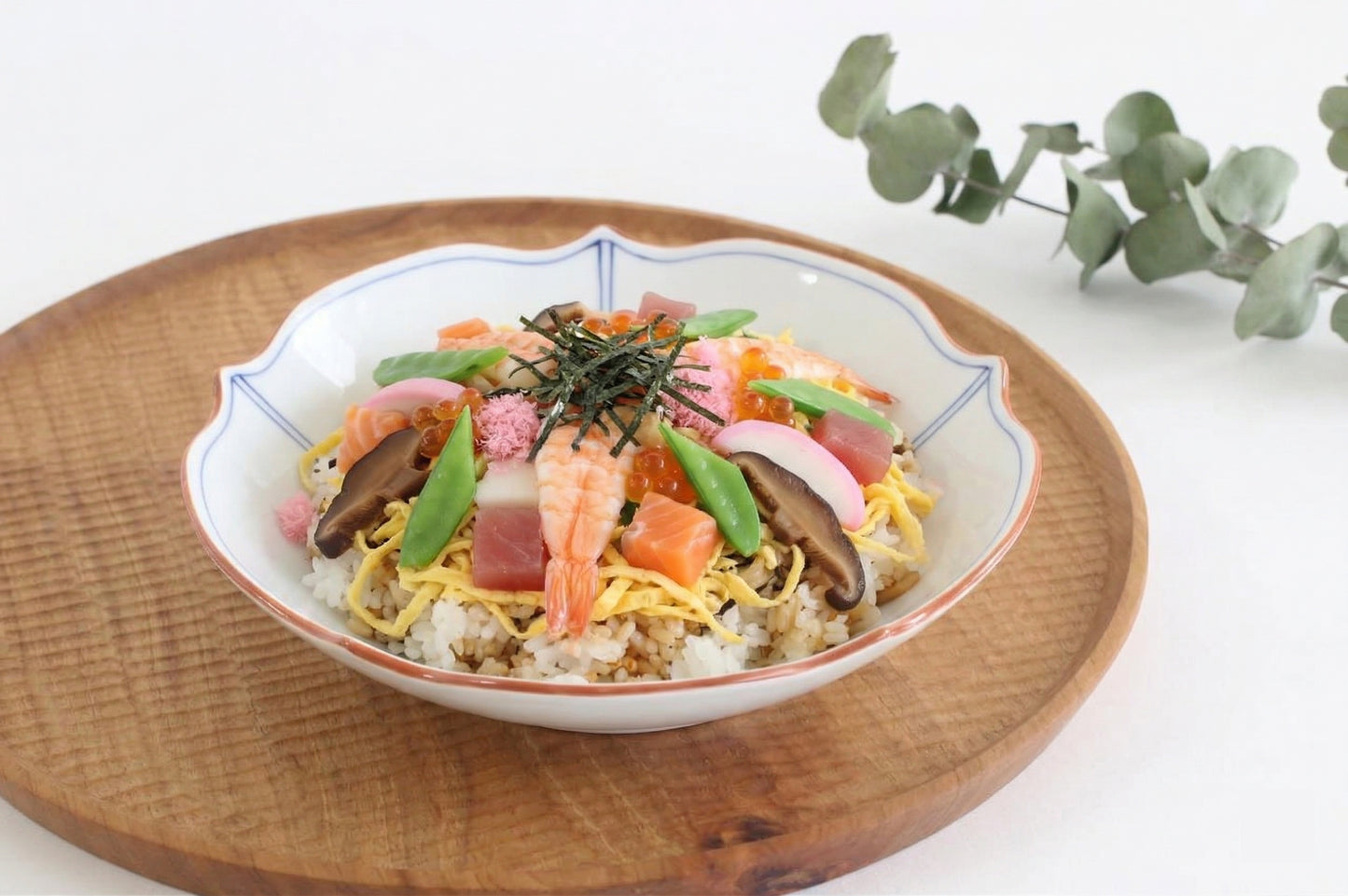 Flower-shaped Bowl Brown-Rimmed  | Hasami Ware