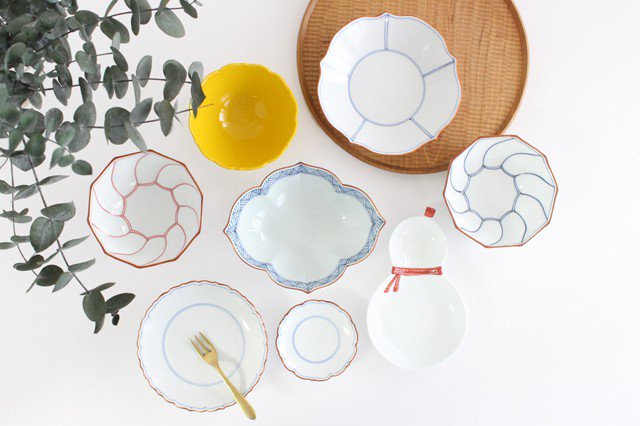 Shallow pot, Porcelain, Fuchiasobi, Hasami ware