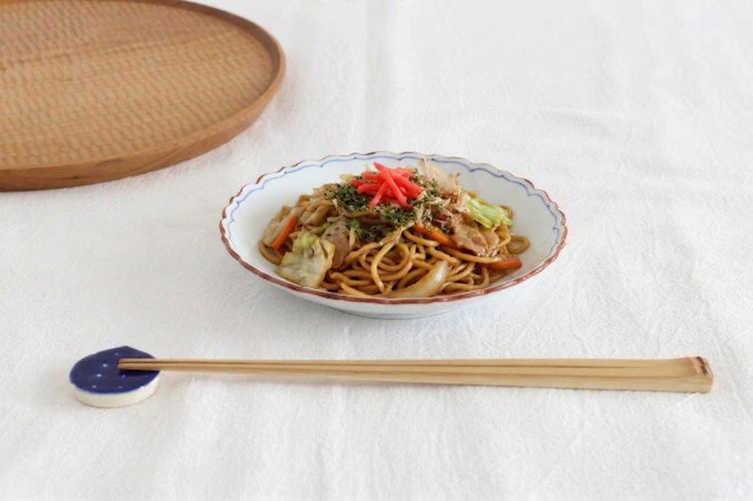 Flower-shaped Plate Brown-Rimmed  | Hasami Ware
