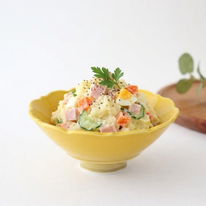 Bellflower-shaped Small Bowl Yellow | Kobachi Hasami Ware