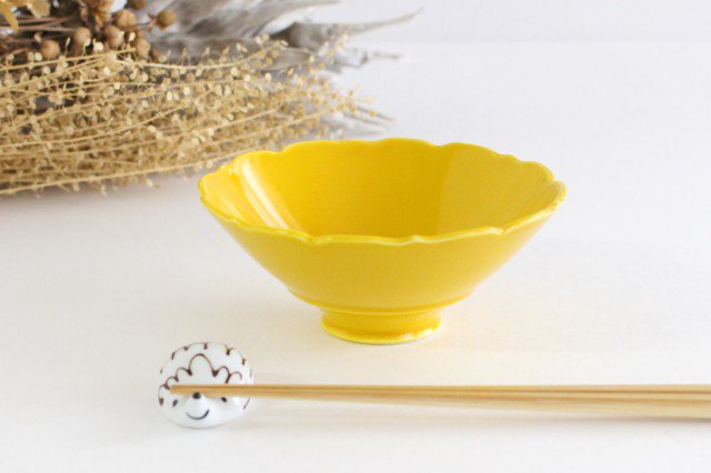 Bellflower Small Bowl Yellow Porcelain Fuchiasobi Hasami Ware