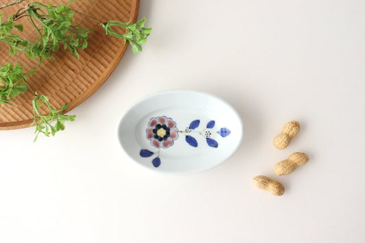 Small oval bowl, flower crest, porcelain, Arita ware