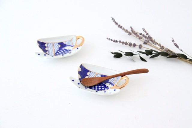 Teacup-shaped plate, arrow feather round pattern, porcelain, Arita ware
