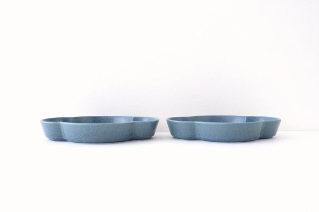 Small quince plate, blue porcelain, Mino ware