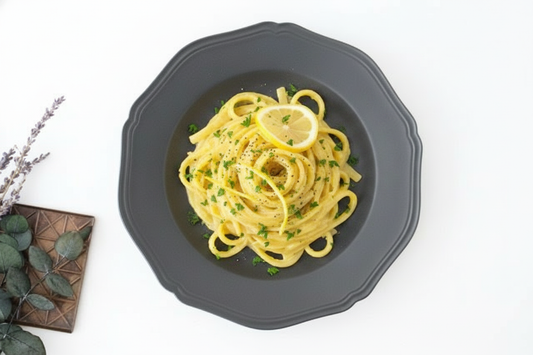 calme Flower Shaped Plate Matte Black| Hasami Ware
