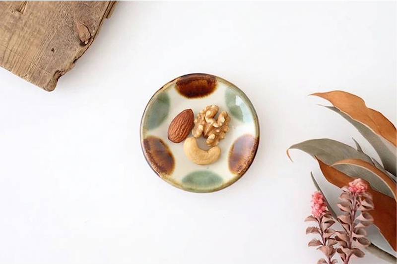 Toshin Kiln Small Round Plate Brown and Green Dots 9cm/3.5in | Tsuboya Ware Yachimun