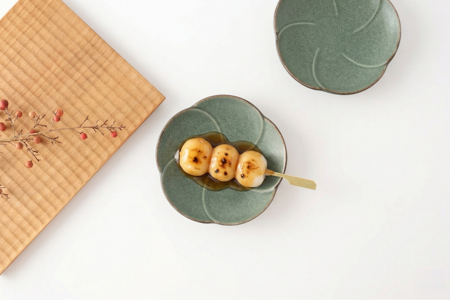 kei Sauce Plate Plum Blossom Green | Mino Ware