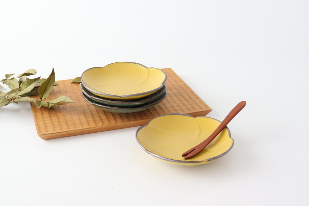 Plate mustard porcelain kei Mino ware