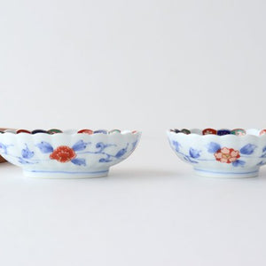 Oval small plate with expected chrysanthemum crest, porcelain, Rinkurou kiln, Hasami ware