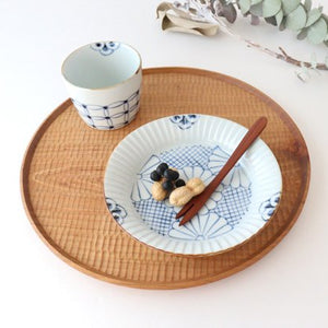 [Uchiru special order] Wave carving plate, chrysanthemum pattern, porcelain, dyed, Arita ware