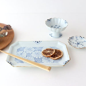 Flower-shaped salt plate, vine arabesque, blue porcelain, dyed, Arita ware