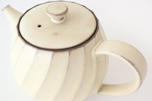 Sucre Japanese Teapot Ivory | Kyusu Hasami Ware