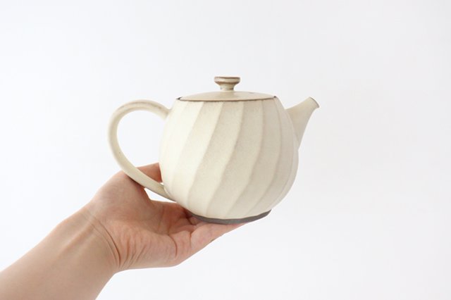 Sucre Japanese Teapot Ivory | Kyusu Hasami Ware