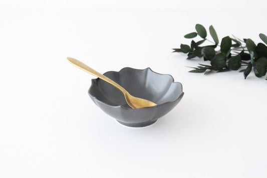 Kikyobuchi small bowl, black matte porcelain, Arita ware