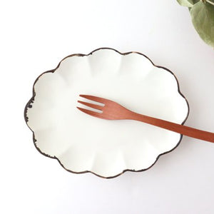 Oval Chrysanthemum Plate 19cm White Glaze Rust Porcelain Arita Ware
