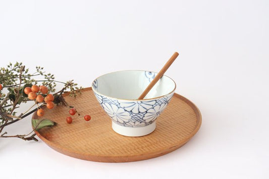 Bowl, chrysanthemum pattern, porcelain, dyed, Arita ware