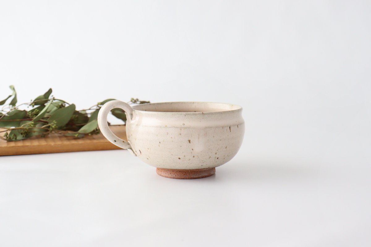 Hand-made soup, white cream, pottery, Mino ware