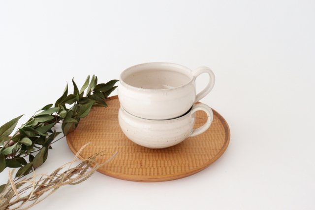 Hand-made soup, white cream, pottery, Mino ware